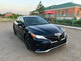 Toyota Camry 2020 годаүшін10 800 000 тг. в Уральск – фото 2