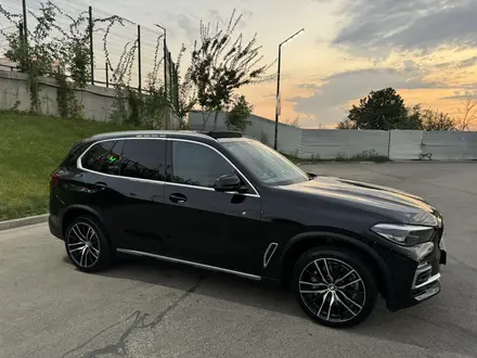 BMW X5 2020 года за 32 000 000 тг. в Алматы – фото 54