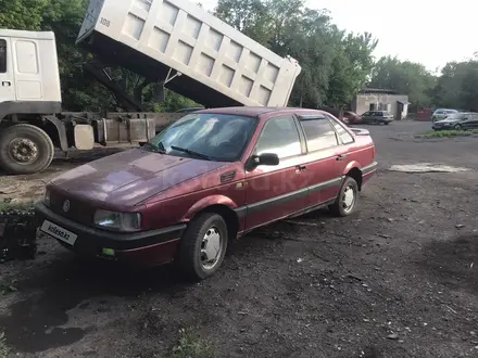 Volkswagen Passat 1989 года за 400 000 тг. в Караганда