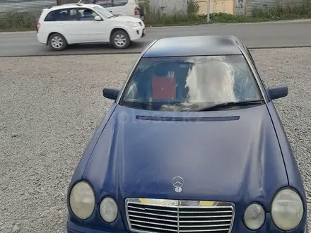 Mercedes-Benz E 200 1997 года за 2 300 000 тг. в Караганда – фото 7