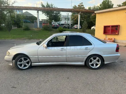 Mercedes-Benz C 180 1993 года за 1 600 000 тг. в Шымкент – фото 3