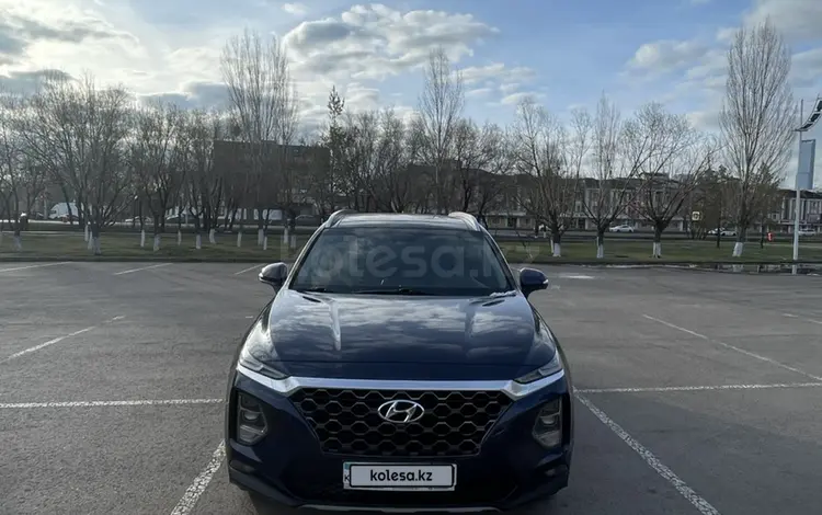 Hyundai Santa Fe 2020 годаfor15 200 000 тг. в Астана