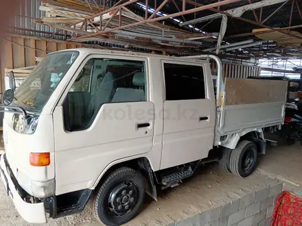 Toyota Hilux 1997 года за 6 200 000 тг. в Бесагаш – фото 2