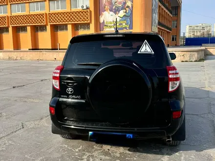 Toyota RAV4 2011 года за 7 500 000 тг. в Актау – фото 4