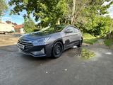 Hyundai Elantra 2020 года за 7 900 000 тг. в Уральск – фото 2