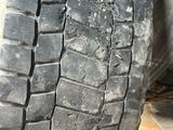 Шины Bridgestone ведущая осьүшін75 000 тг. в Караганда – фото 2