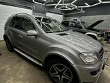 Mercedes-Benz ML 500 2006 года за 5 000 000 тг. в Караганда – фото 4