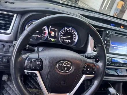 Toyota Highlander 2017 года за 22 500 000 тг. в Алматы – фото 10