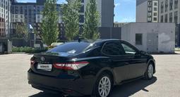 Toyota Camry 2021 года за 11 900 000 тг. в Астана – фото 5