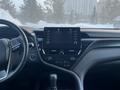 Toyota Camry 2021 года за 13 000 000 тг. в Астана – фото 8