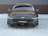 Hyundai Elantra БЕЗ ВОДИТЕЛЯ. в Усть-Каменогорск – фото 2