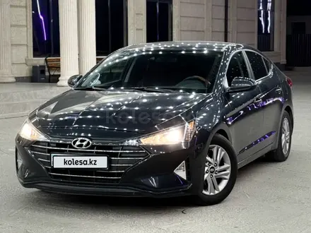 Hyundai Elantra 2019 года за 8 000 000 тг. в Атырау – фото 2