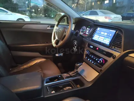 Hyundai Sonata 2017 года за 6 750 000 тг. в Алматы – фото 10
