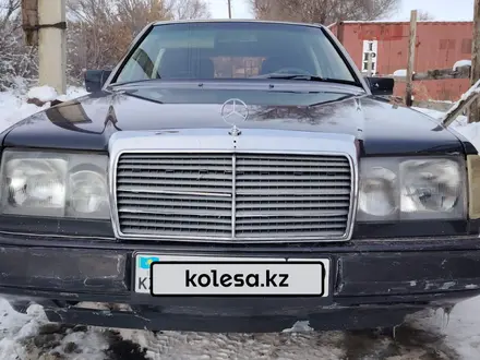 Mercedes-Benz E 260 1990 года за 1 200 000 тг. в Талдыкорган – фото 2