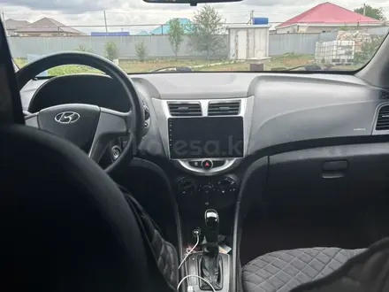 Toyota Sienna 2015 года за 10 500 000 тг. в Актобе – фото 17
