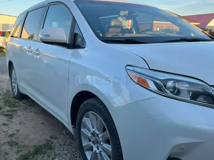 Toyota Sienna 2015 года за 10 500 000 тг. в Актобе – фото 2