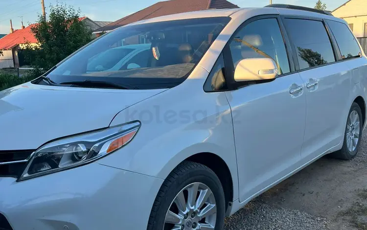 Toyota Sienna 2015 года за 10 500 000 тг. в Актобе