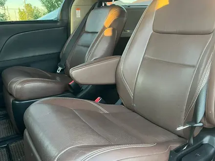 Toyota Sienna 2015 года за 10 500 000 тг. в Актобе – фото 5