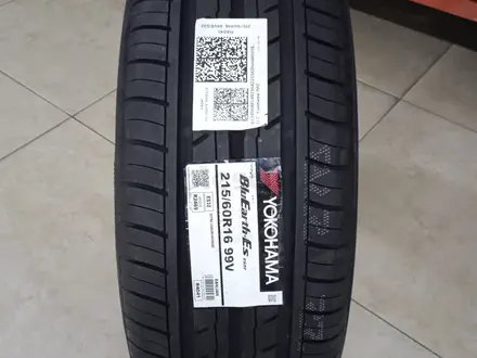ШИНОМОНТАЖ В ПОДАРОК 215/60R16 YOKOHAMA ES32 за 35 000 тг. в Алматы
