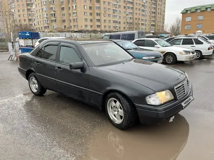 Mercedes-Benz C 180 1995 года за 1 666 893 тг. в Астана – фото 5