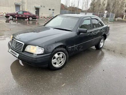 Mercedes-Benz C 180 1995 года за 1 666 893 тг. в Астана – фото 8