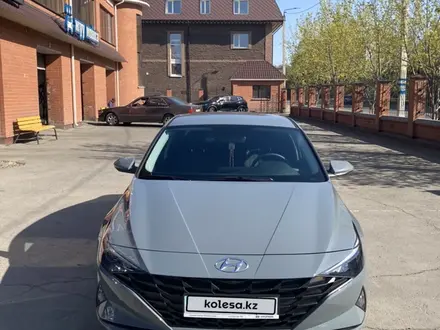 Hyundai Elantra 2021 года за 9 000 000 тг. в Петропавловск – фото 2