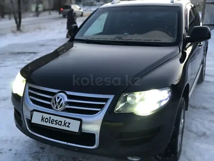 Volkswagen Touareg 2008 года за 7 000 000 тг. в Караганда