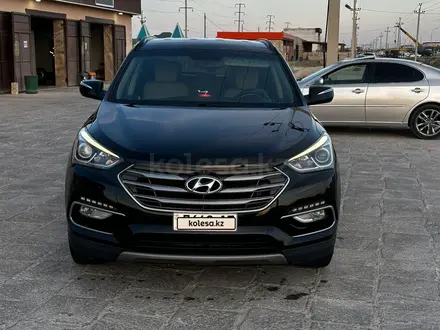 Hyundai Santa Fe 2017 года за 7 400 000 тг. в Актау