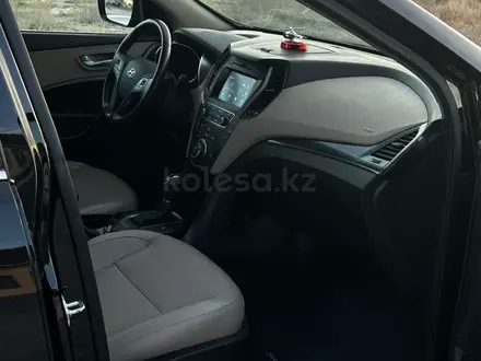 Hyundai Santa Fe 2017 года за 7 400 000 тг. в Актау – фото 7