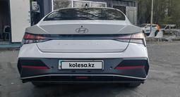 Hyundai Elantra 2024 годаfor8 700 000 тг. в Алматы – фото 3