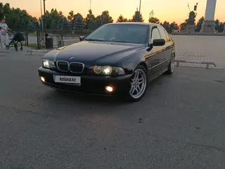 BMW 528