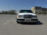 Mercedes-Benz E 230 1992 года за 1 700 000 тг. в Астана – фото 2