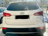 Hyundai Santa Fe 2014 года за 9 600 000 тг. в Уральск – фото 3