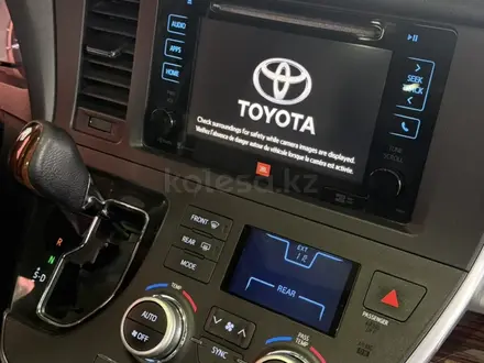 Toyota Sienna 2015 года за 13 500 000 тг. в Актау – фото 12