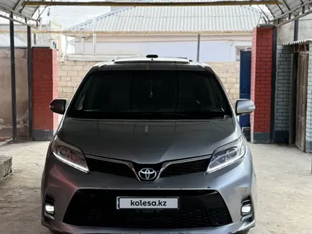 Toyota Sienna 2015 года за 13 500 000 тг. в Актау – фото 3