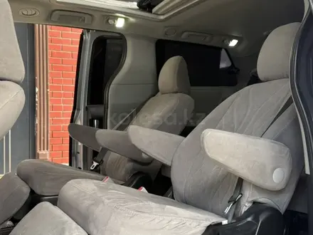 Toyota Sienna 2015 года за 13 500 000 тг. в Актау – фото 9