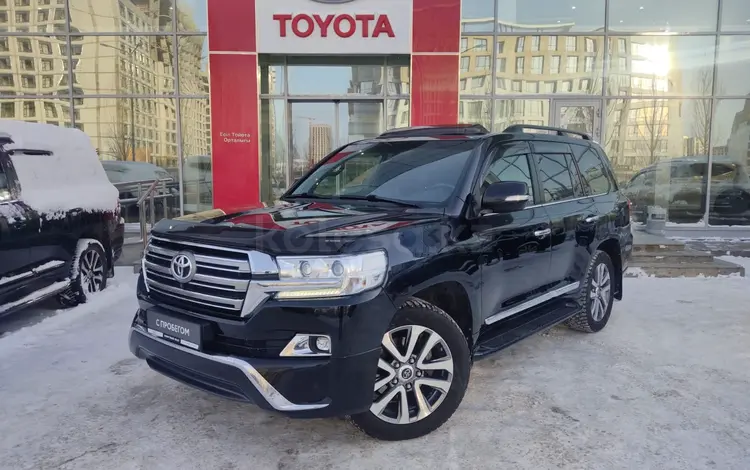 Toyota Land Cruiser 2017 года за 33 000 000 тг. в Астана