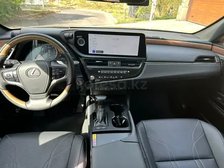 Lexus ES 250 2025 года за 34 000 000 тг. в Алматы – фото 5