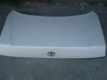 Крышка багажника в сборе Toyota Mark II 90 за 30 000 тг. в Караганда