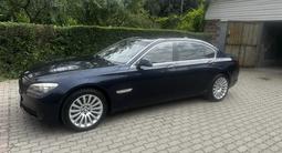 BMW 740 2010 года за 7 500 000 тг. в Алматы