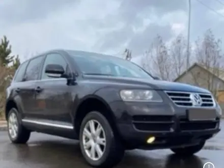 Volkswagen Touareg 2005 года за 4 300 000 тг. в Астана – фото 3