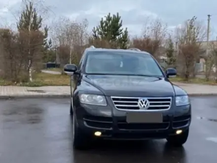 Volkswagen Touareg 2005 года за 4 300 000 тг. в Астана – фото 5