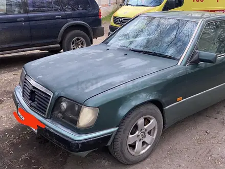 Mercedes-Benz E 200 1995 года за 1 600 000 тг. в Бишкуль – фото 2