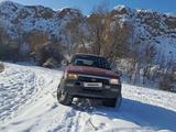 Toyota Hilux Surf 1995 годаfor1 700 000 тг. в Алматы – фото 2