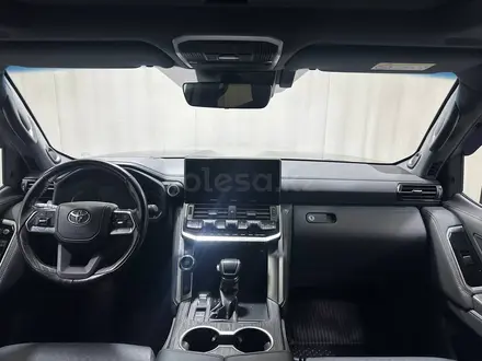 Toyota Land Cruiser Premium 2023 года за 50 700 000 тг. в Алматы – фото 8