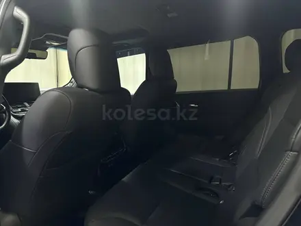 Toyota Land Cruiser Premium 2023 года за 50 700 000 тг. в Алматы – фото 11
