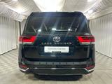 Toyota Land Cruiser Premium 2023 года за 50 700 000 тг. в Алматы – фото 4