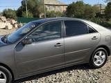 Toyota Camry 2004 года за 5 000 000 тг. в Сатпаев – фото 2