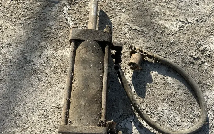 Цилиндр для лопаты отвала за 100 000 тг. в Шымкент