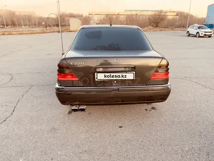 Mercedes-Benz C 220 1993 года за 2 200 000 тг. в Темиртау – фото 4